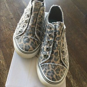Blowfish Malibu sneakers, women’s US 8, cheetah print